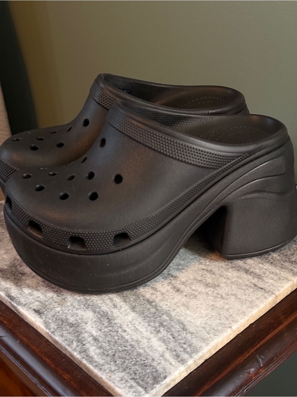 CROCS - Siren Platform Clog - Black - Size 6